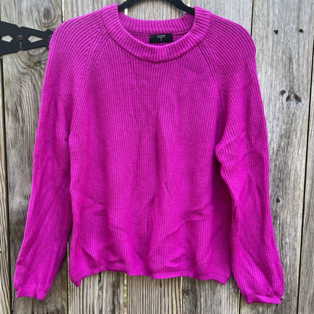 TAHARI Pink Berry Crew Neck Sweater Women’s Medium